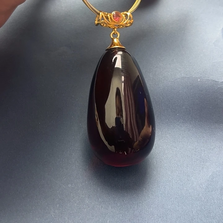 琥珀未镶嵌裸石吊坠