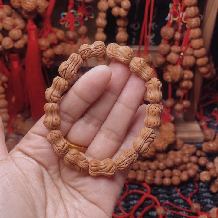 木质类龙纹桃枭挂件