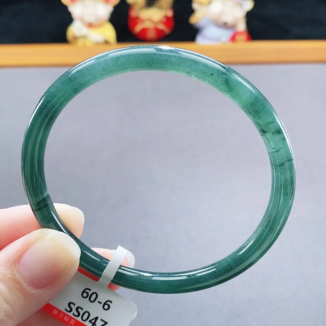 翡翠未镶嵌手镯08