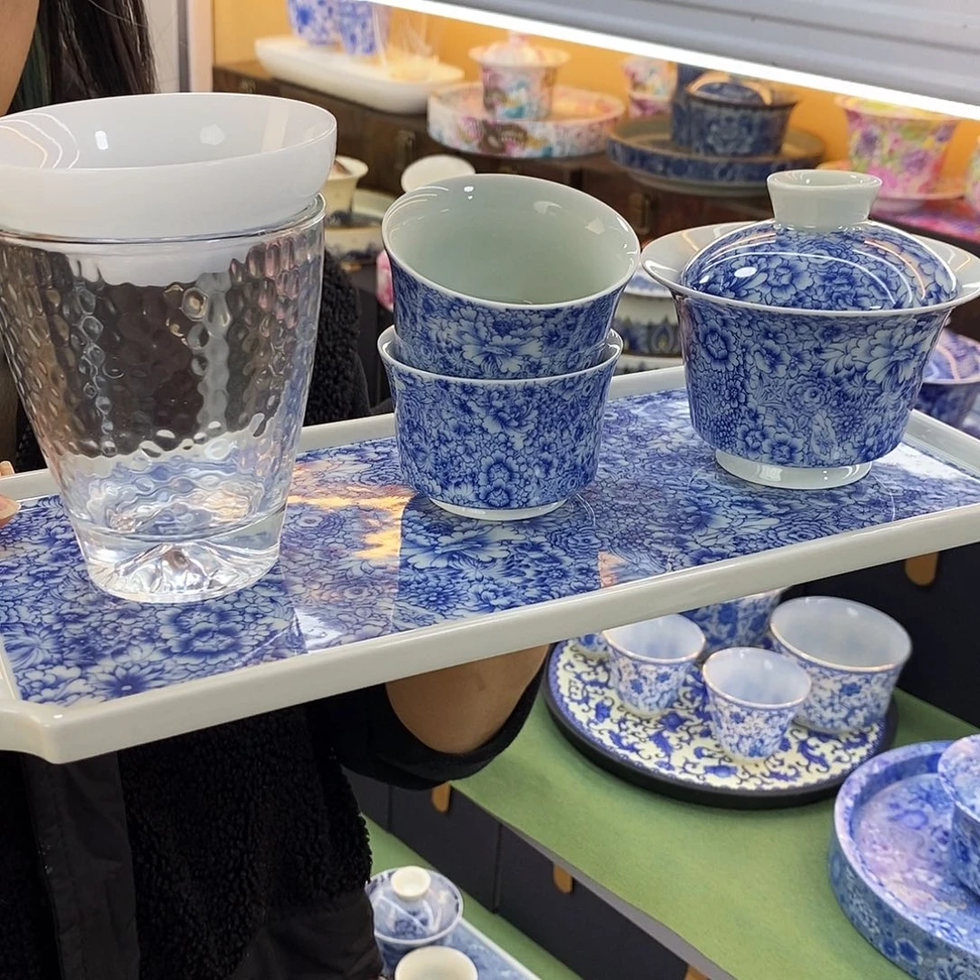 盖碗里的水煮开后放入