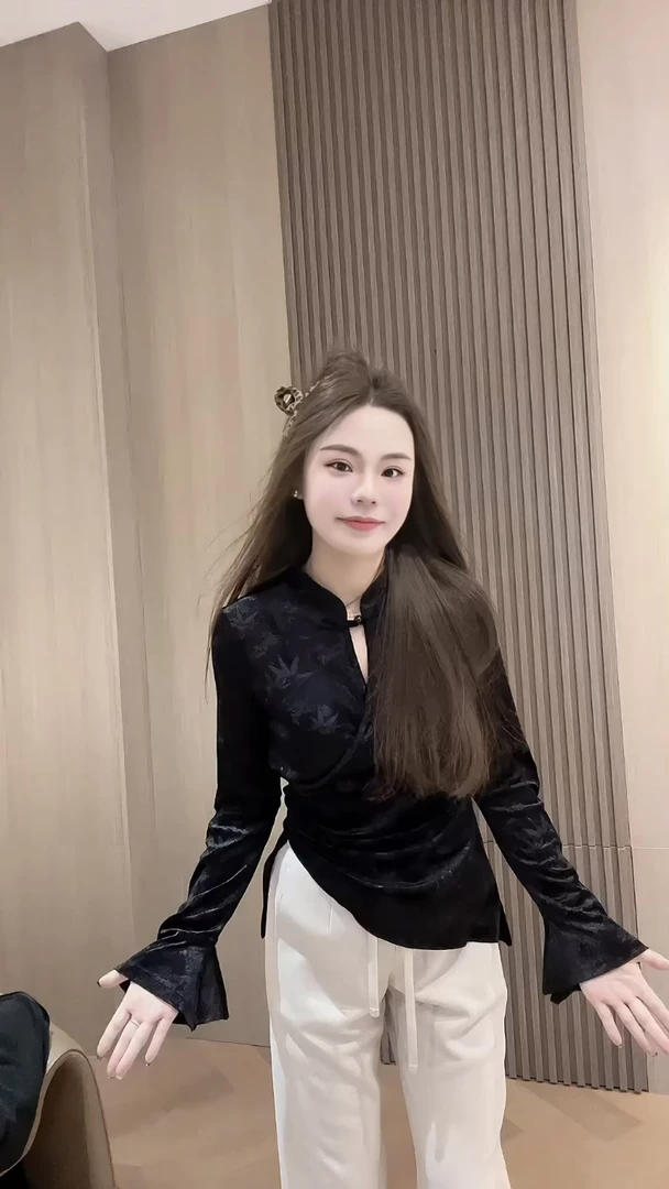 新中式国风立领盘扣上衣女早春新款不规则开叉收腰长袖t恤打底衫