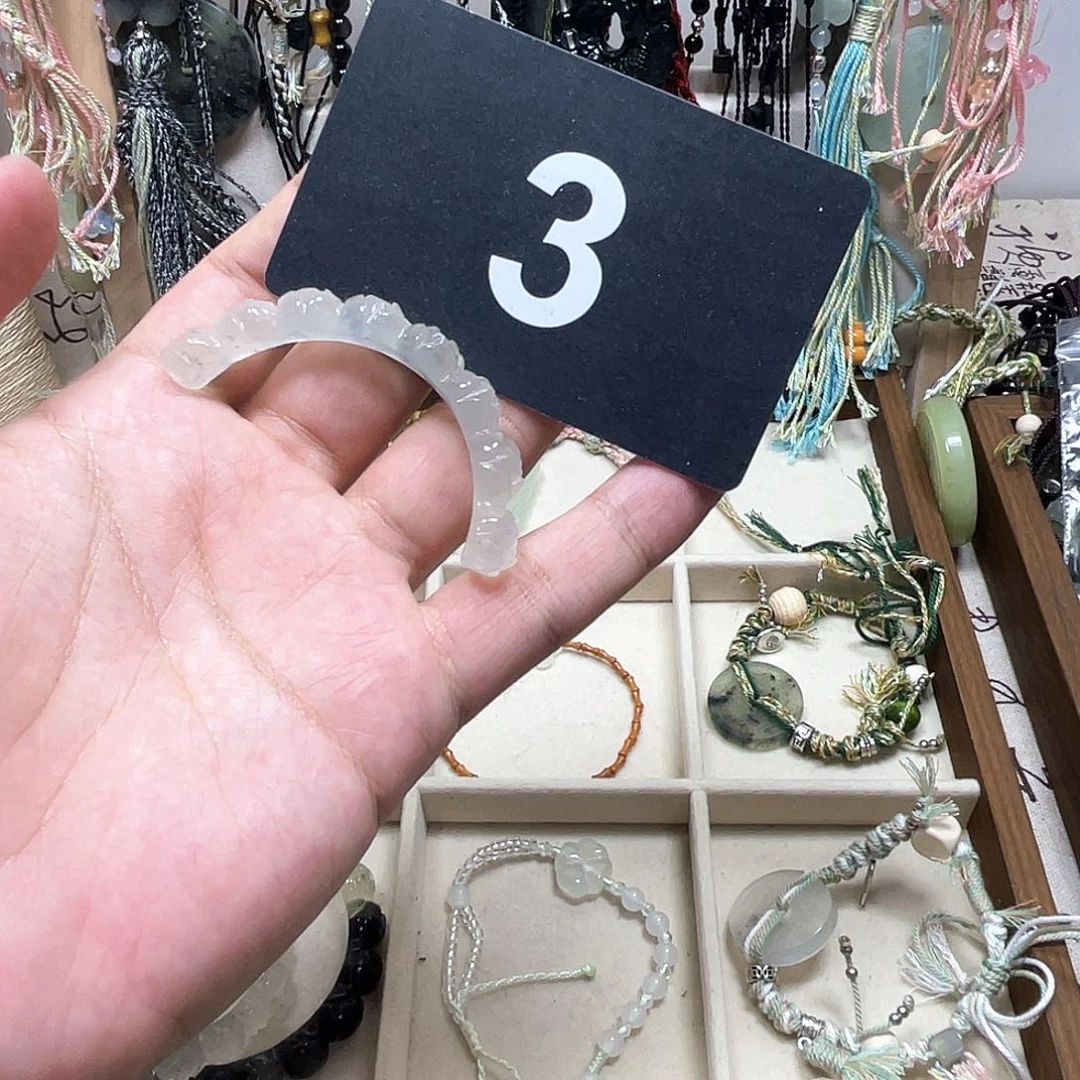 玉***寒蛇纹石玉合金颈饰