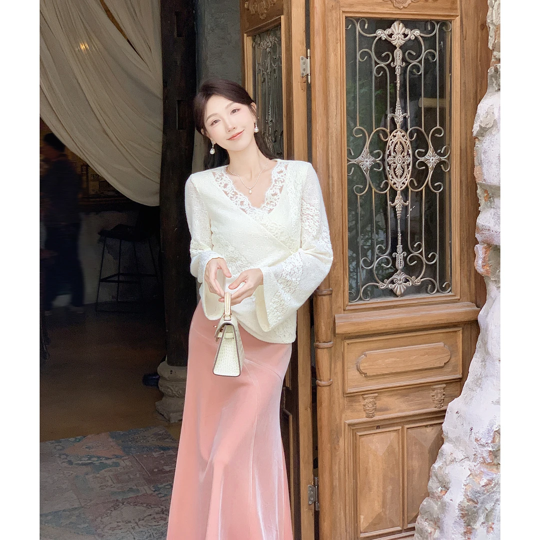 果果家 新中式长袖V领蕾丝打底衫2025冬季提花常规款时尚重工女士