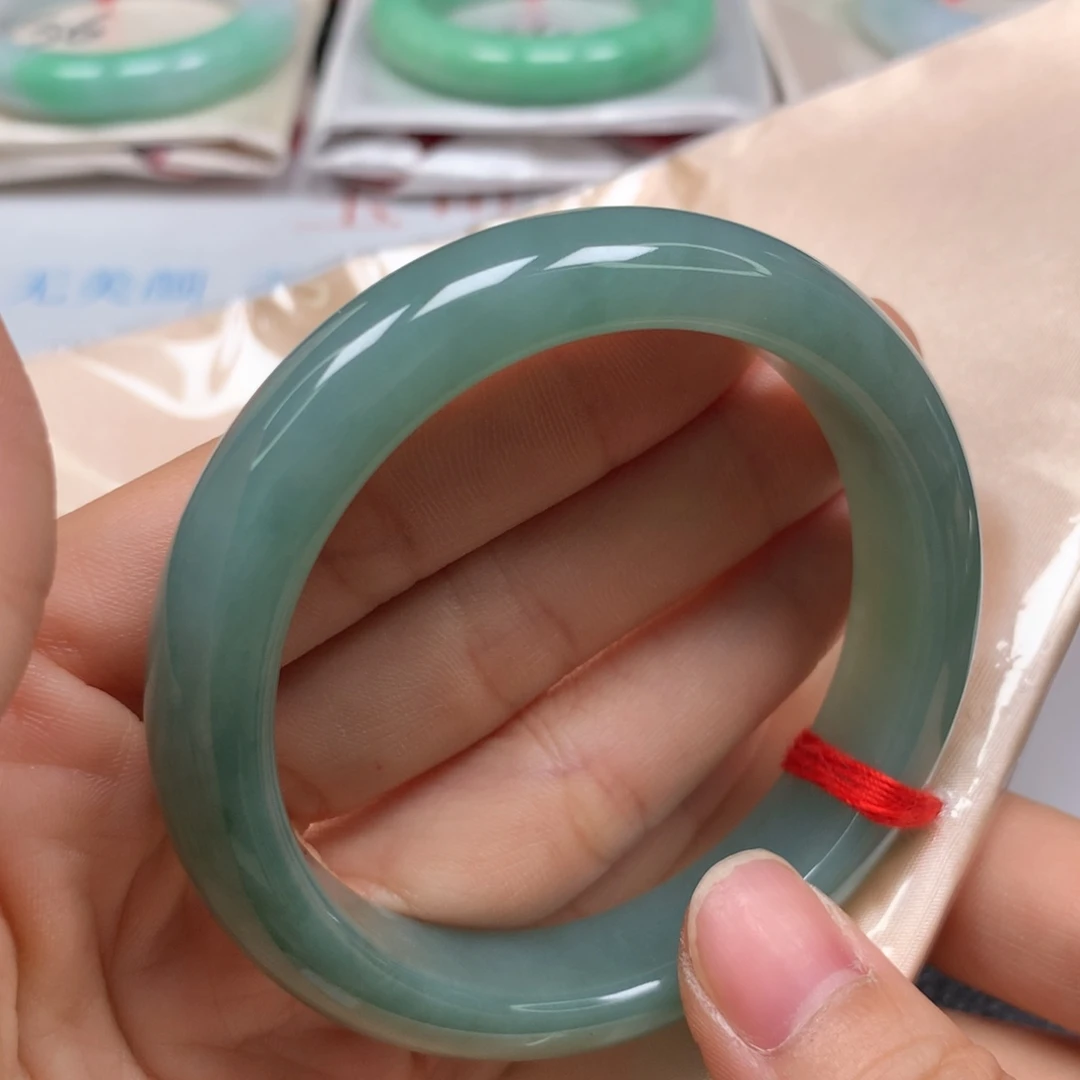 翡翠未镶嵌手镯油青冰胶条5556