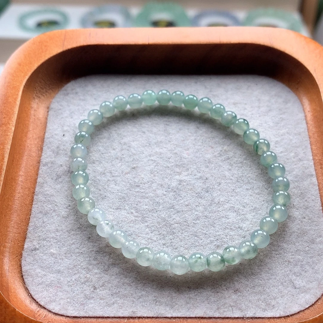 翡翠未镶嵌手串飘花4.5