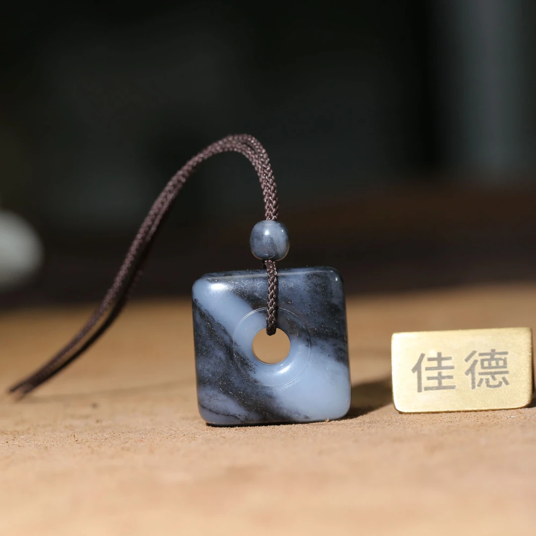 【佳德】22克新疆和田玉青花《玉璧》天然玉石，苏州精工雕刻，精美百搭