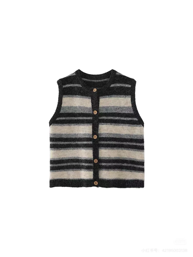 灰色，不仅是色彩的极致简约，更是时尚的低调奢华 —— 精选灰色大衣