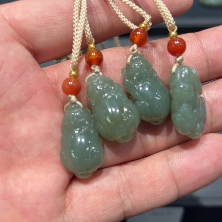 和田玉（糖玉）未镶嵌颈饰