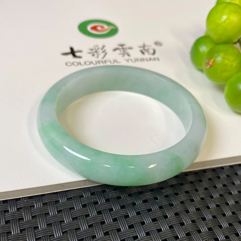 Colourful Yunnan/七彩云南冰种阳绿翡翠手镯