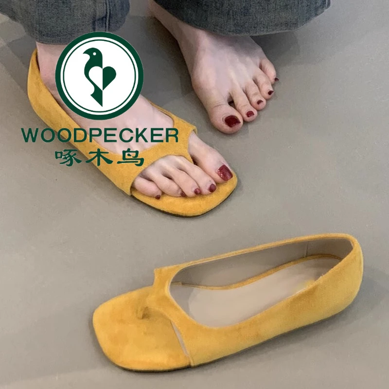啄木鸟温柔仙女单鞋女2025法式气质小众设计绒面夹趾百搭罗马凉鞋