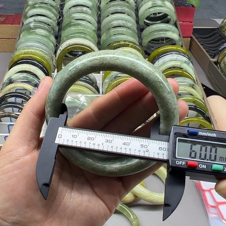蛇纹石玉未镶嵌手镯18