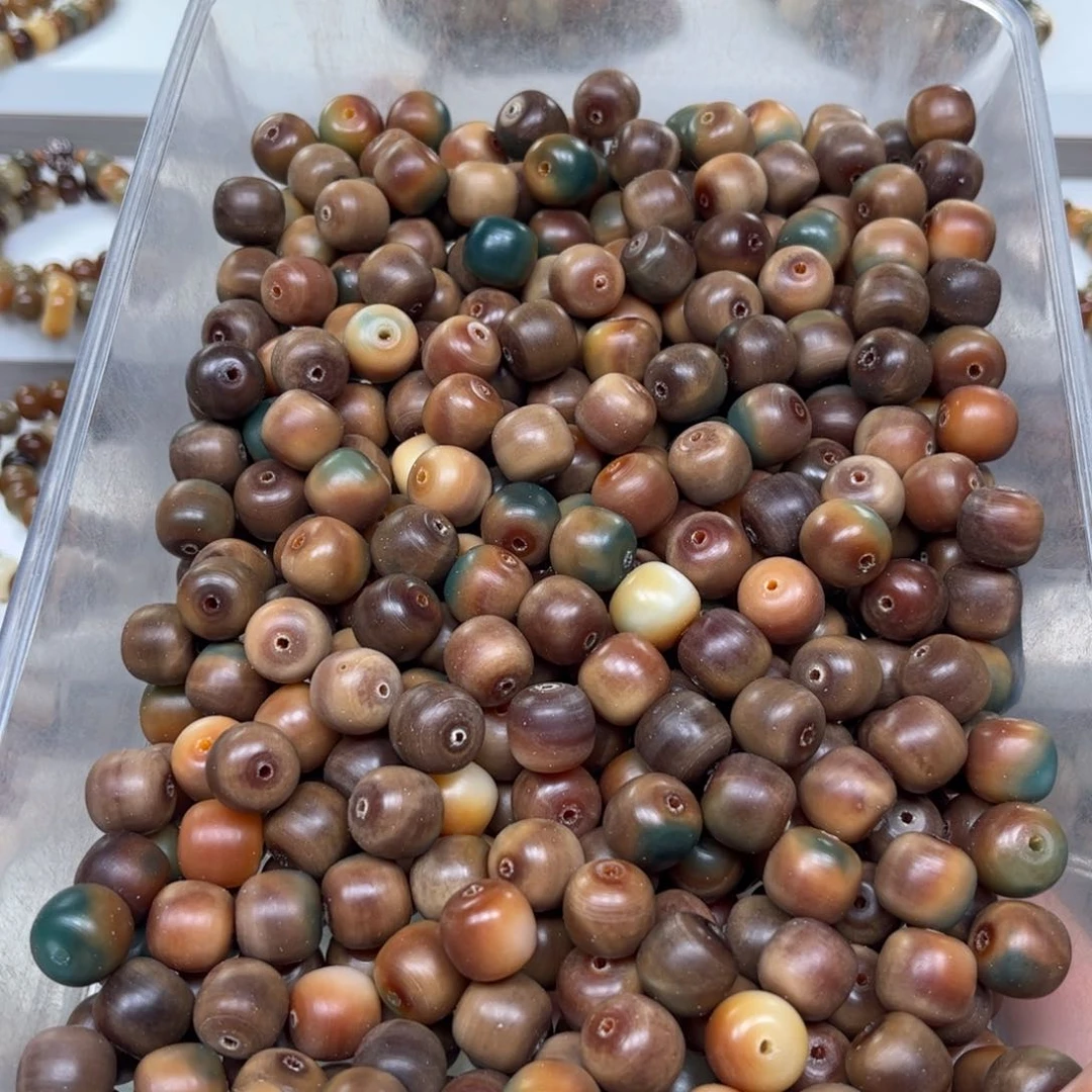 白玉菩提吊坠炫彩卡13的干磨散珠20颗