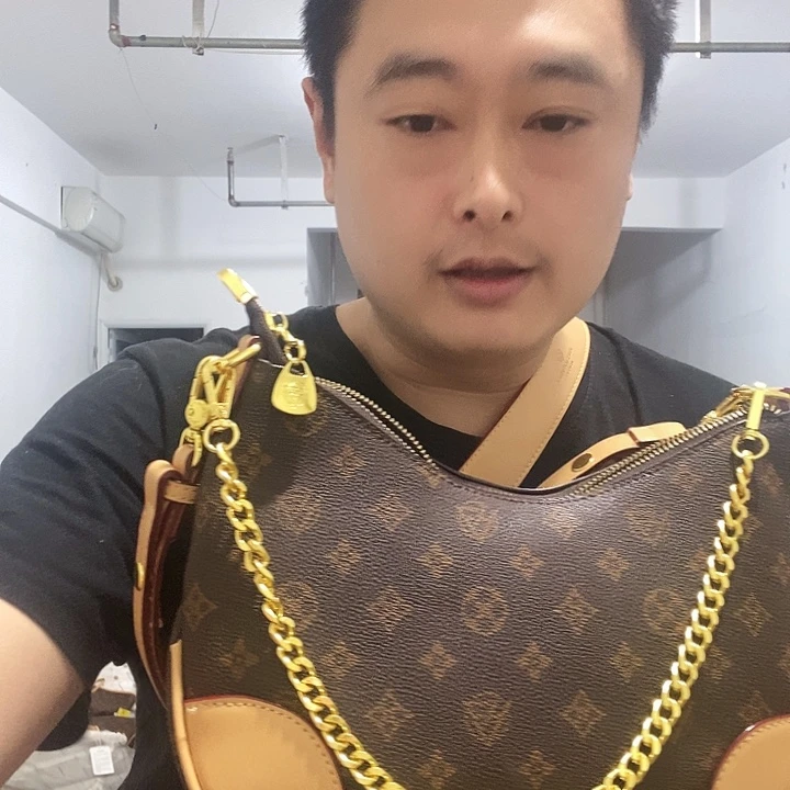 鳄鱼皮（革）犏牛皮（革）