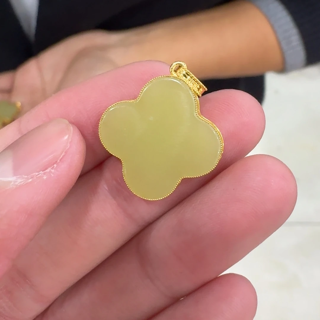 和田玉18K金镶嵌颈饰128冰冰卡20左右代购不退