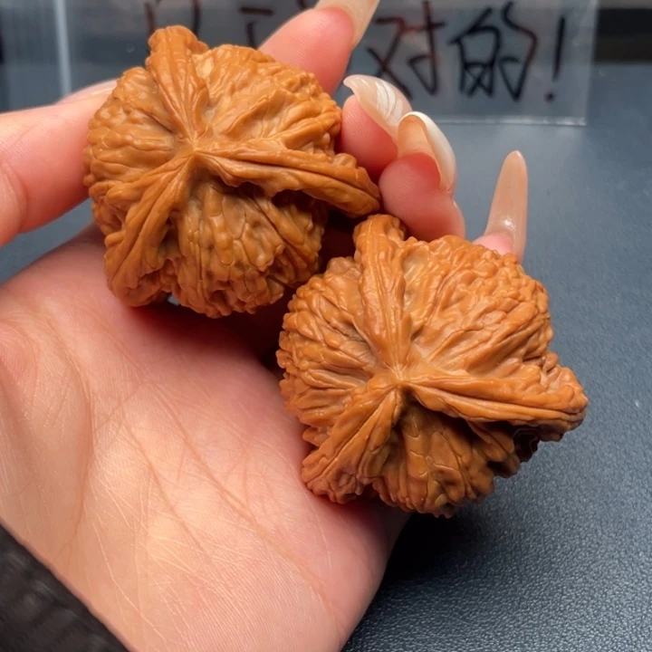 包***王文玩核桃吊坠白狮子