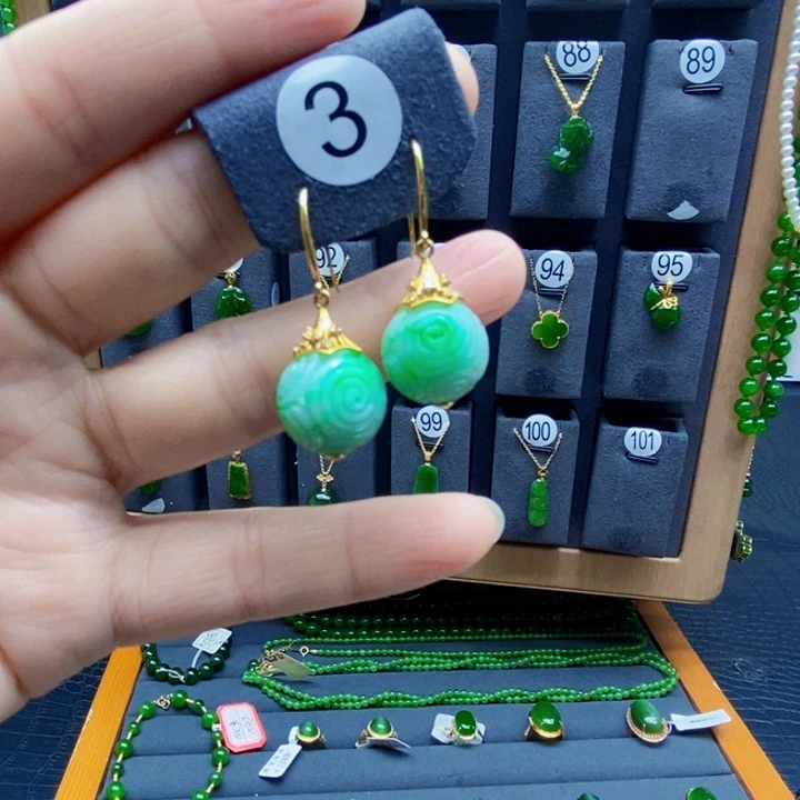 翡翠18K金镶嵌耳饰