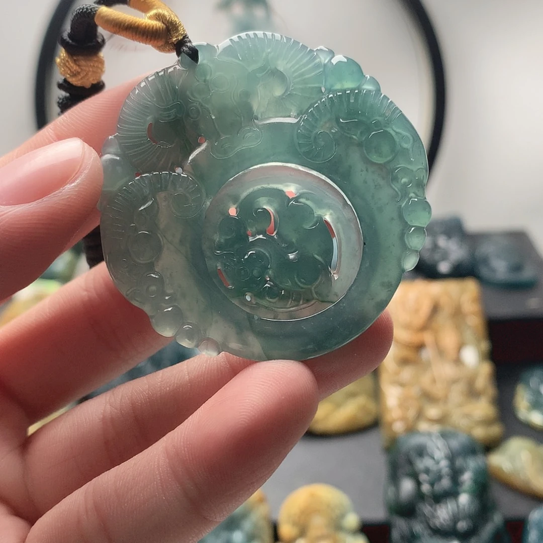 翡翠未镶嵌颈饰无