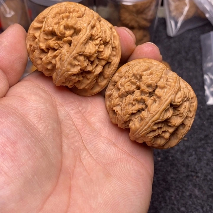 吊坠文玩核桃49大粗筋