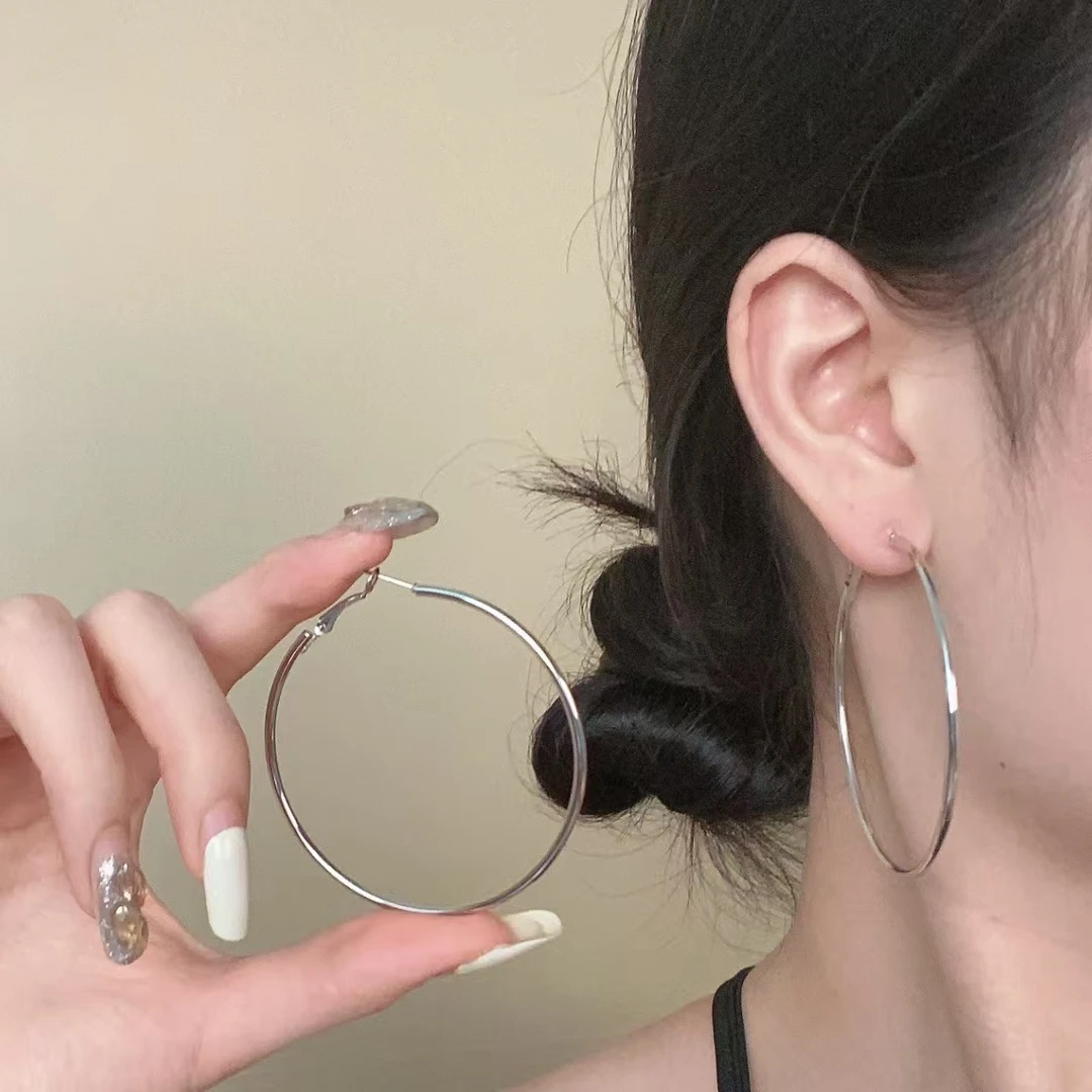 铜合金锆石耳饰 新款爆款夸张圈圈耳圈高级感精致百搭时尚耳环小