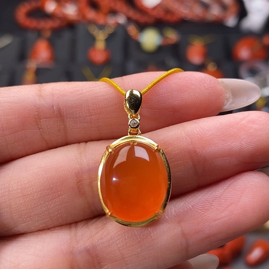 南红玛瑙银S925镶嵌云南保山冰红吊坠