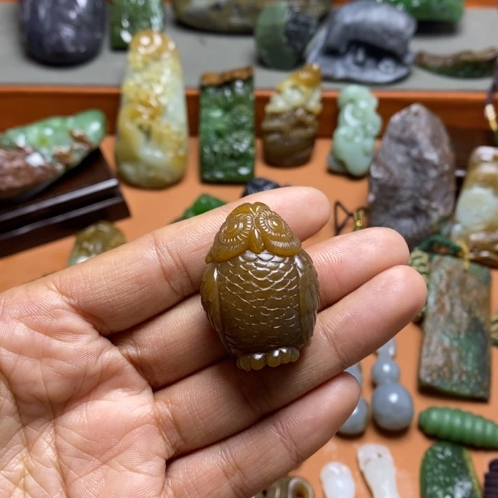 和田玉颈饰未镶嵌夫*子