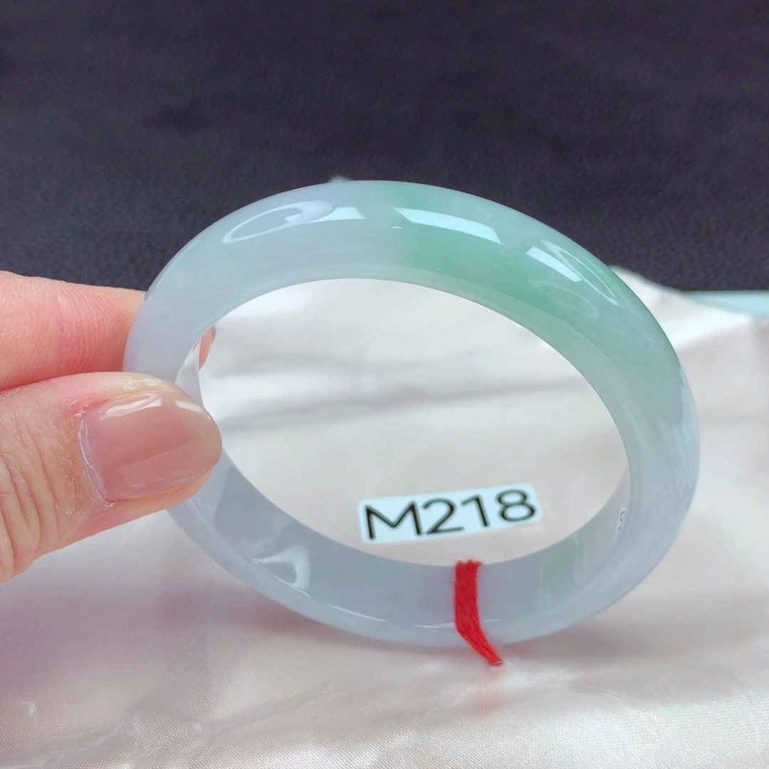 翡翠手镯未镶嵌手镯88