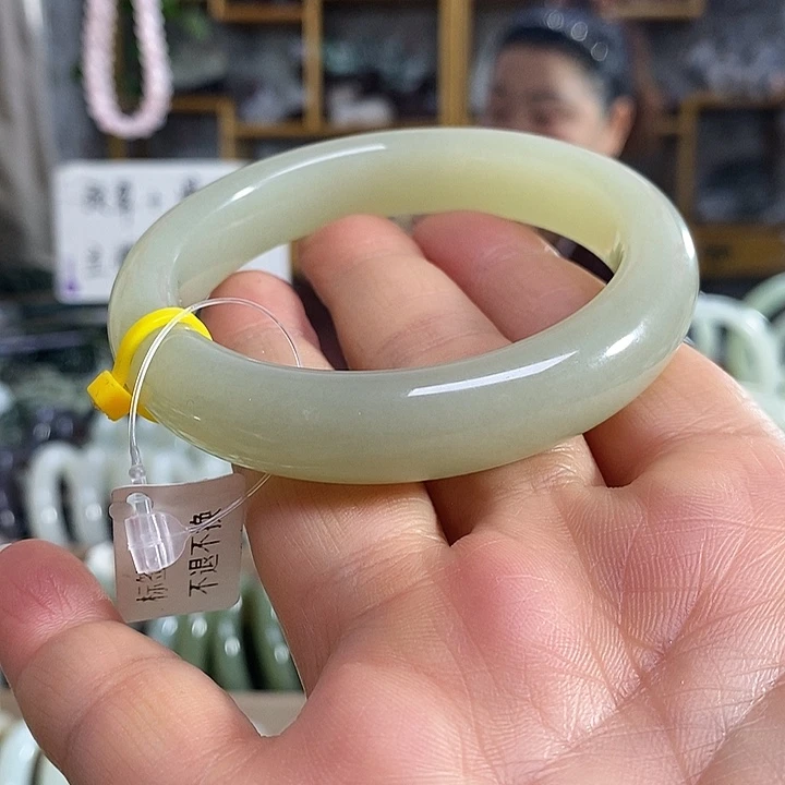 和田玉未镶嵌手镯58