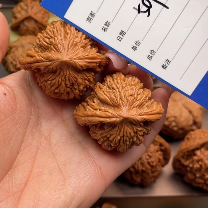 文玩核桃吊坠多*~507号43粗筋虎