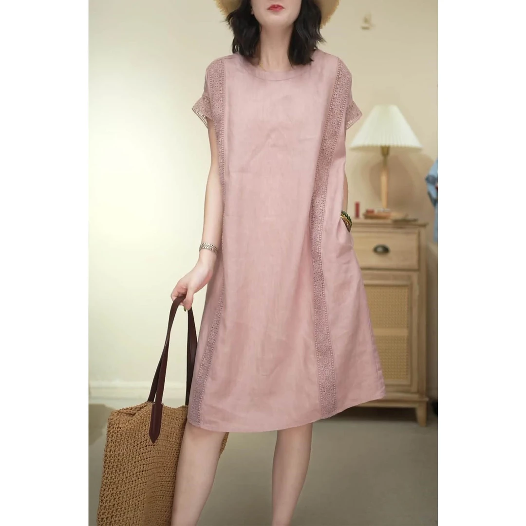 夏季新款宽松显瘦飞飞袖连衣裙女时尚圆领蕾丝拼接休闲日常中长裙