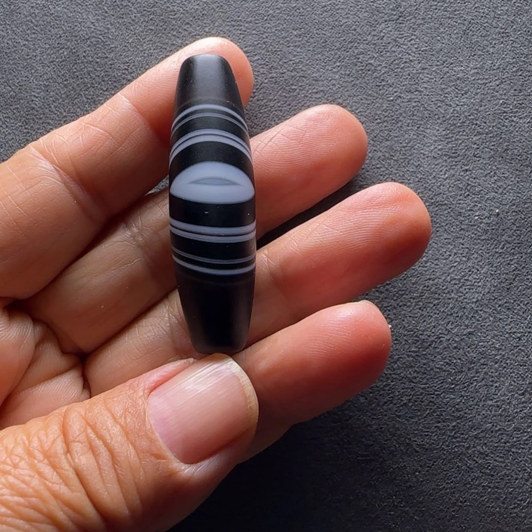 玛瑙/玉髓颈饰未镶嵌极*