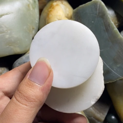 未镶嵌和田玉（糖玉）挂件