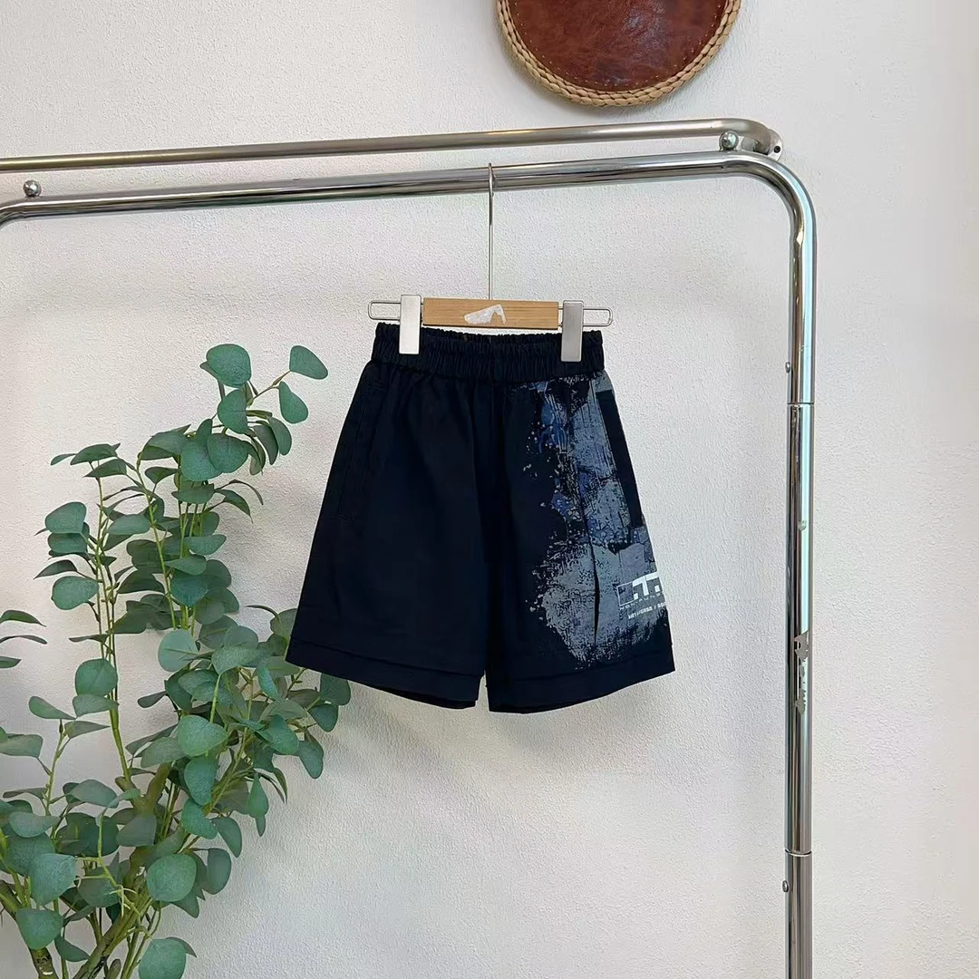 0173各黑色休闲短裤