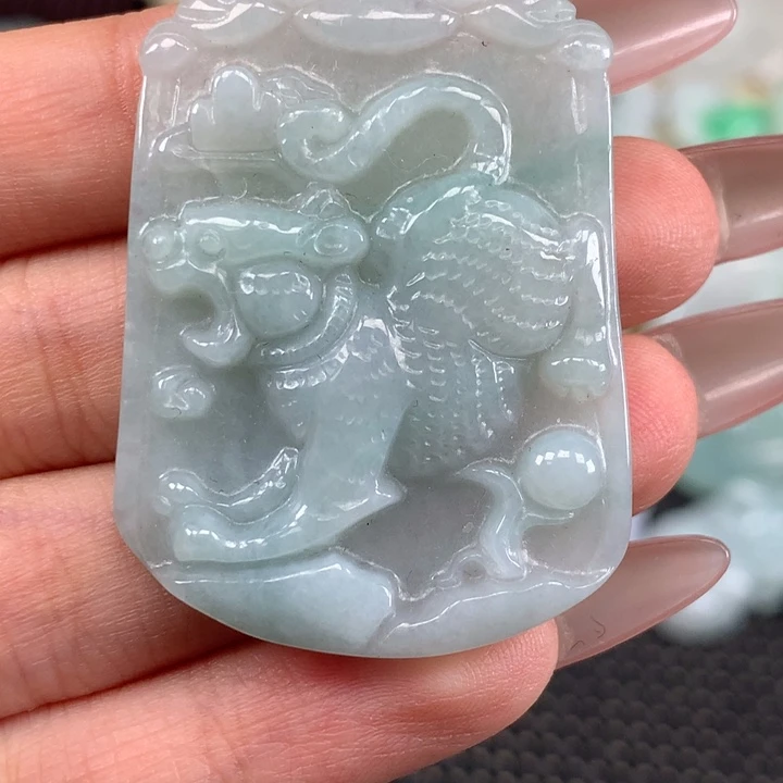 颈饰未镶嵌翡翠虎