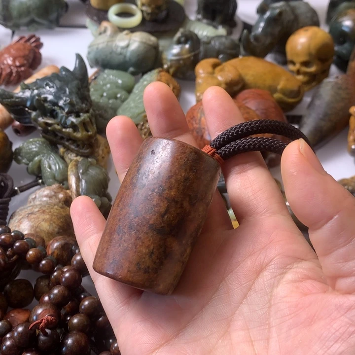 岫岩河磨玉（透闪石质玉）未镶嵌笔搁