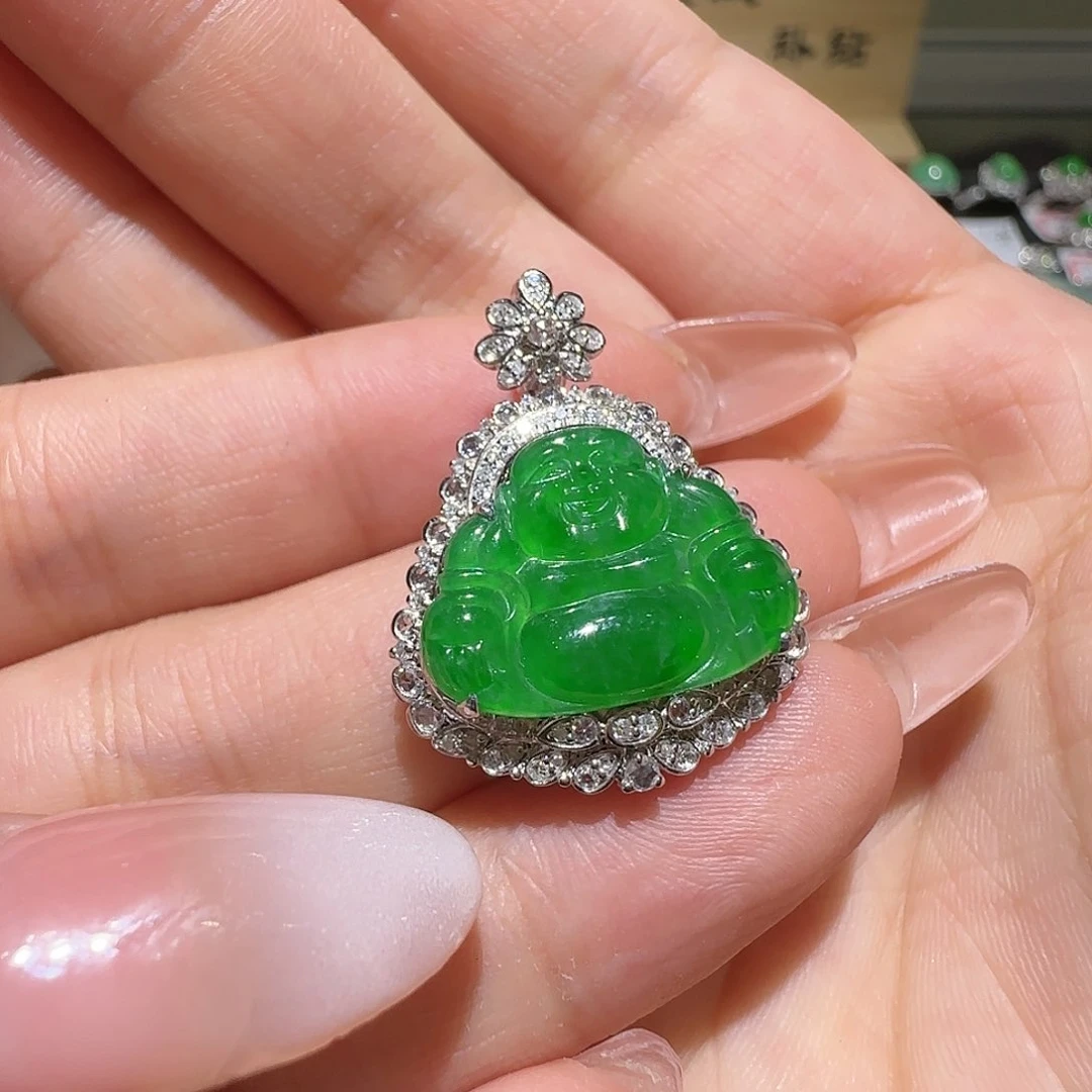 【闪购商品】颈饰18K金镶嵌翡翠马****肉