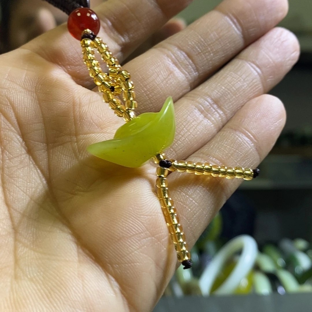 岫玉未镶嵌钥匙扣一个