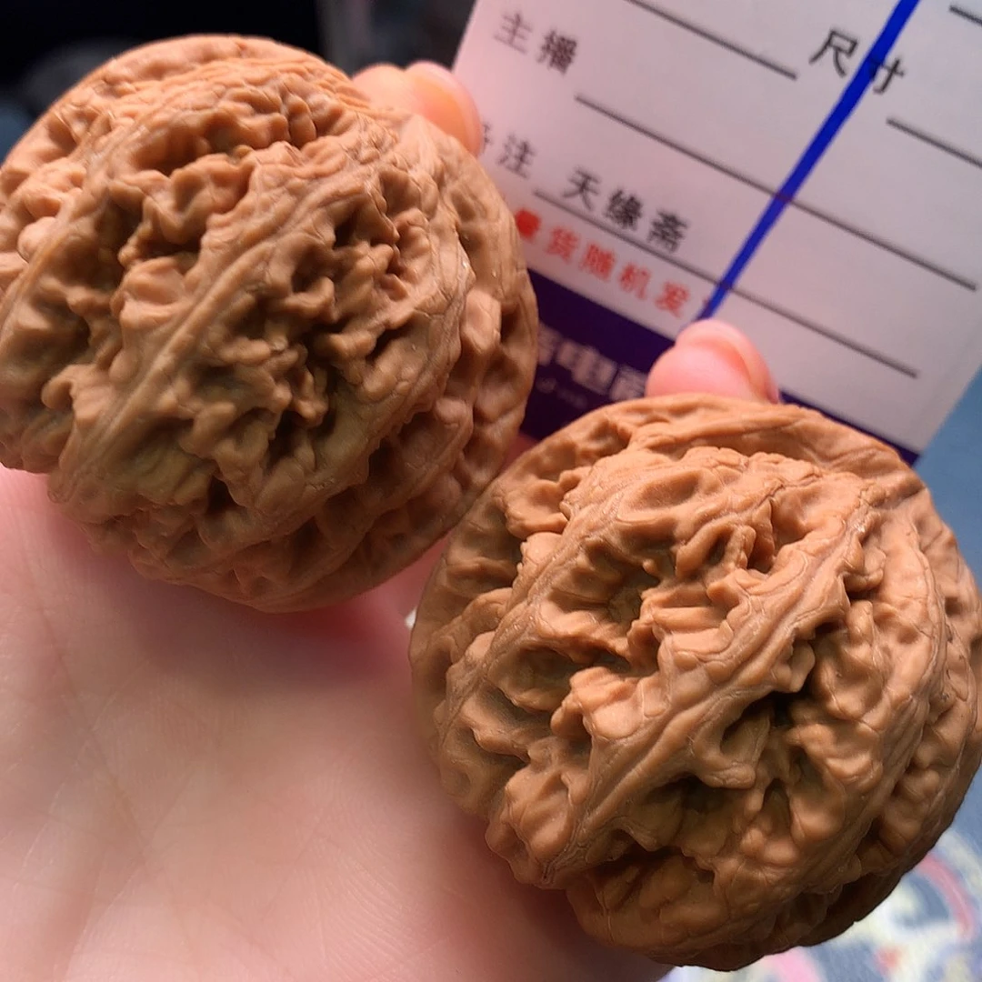 文玩核桃吊坠粗筋