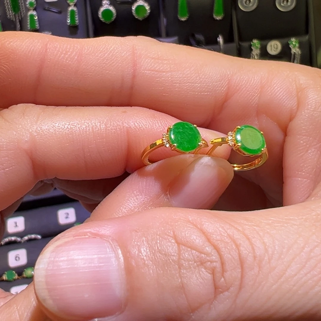 翡翠18K金镶嵌颈饰耳包