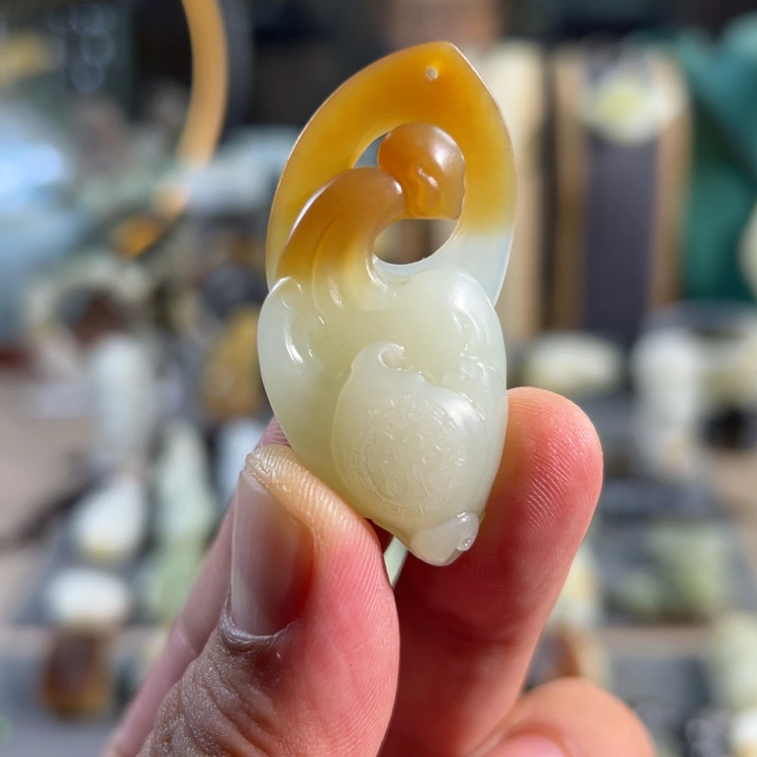 和田玉未镶嵌颈饰且未金山料