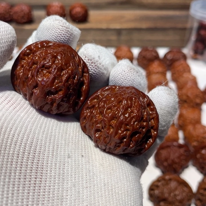 文玩核桃吊坠?**树铁锤399.08.36