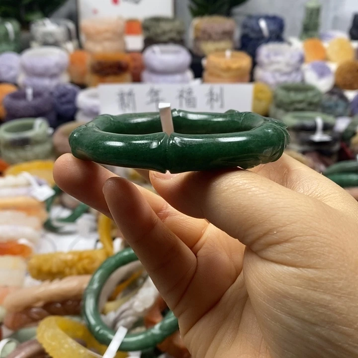 石英岩玉未镶嵌手镯