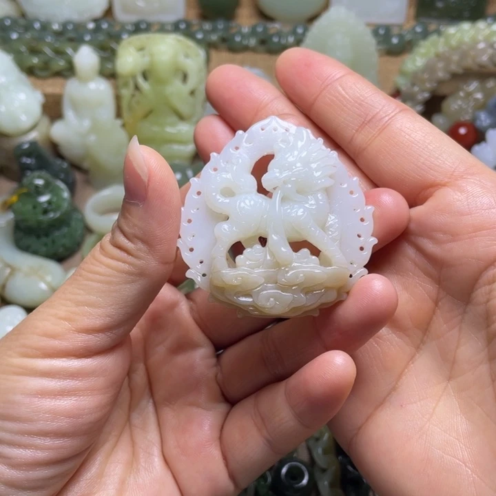 和田玉未镶嵌颈饰