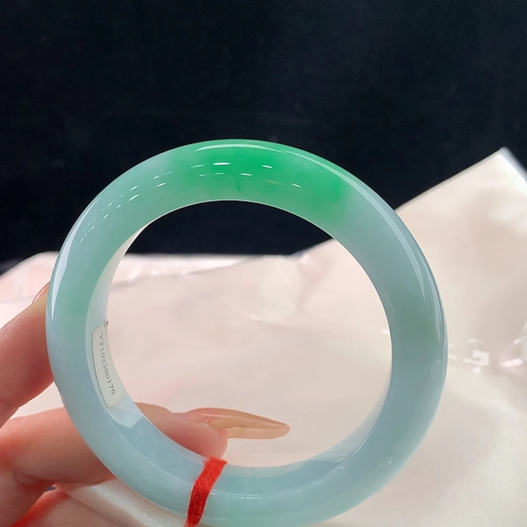 【闪购商品】未镶嵌手镯翡翠55.5，55/56