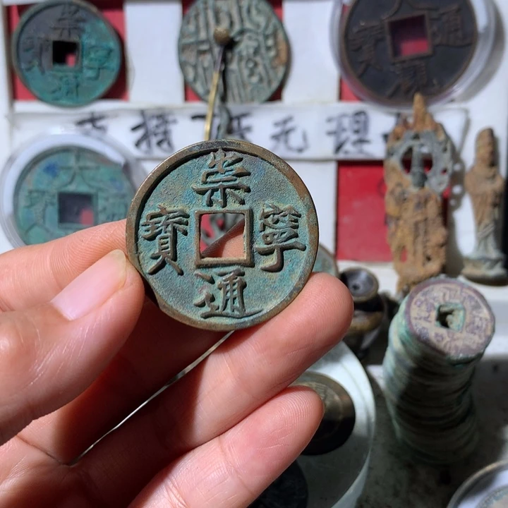 雨***衣现代工艺品 现代工艺品