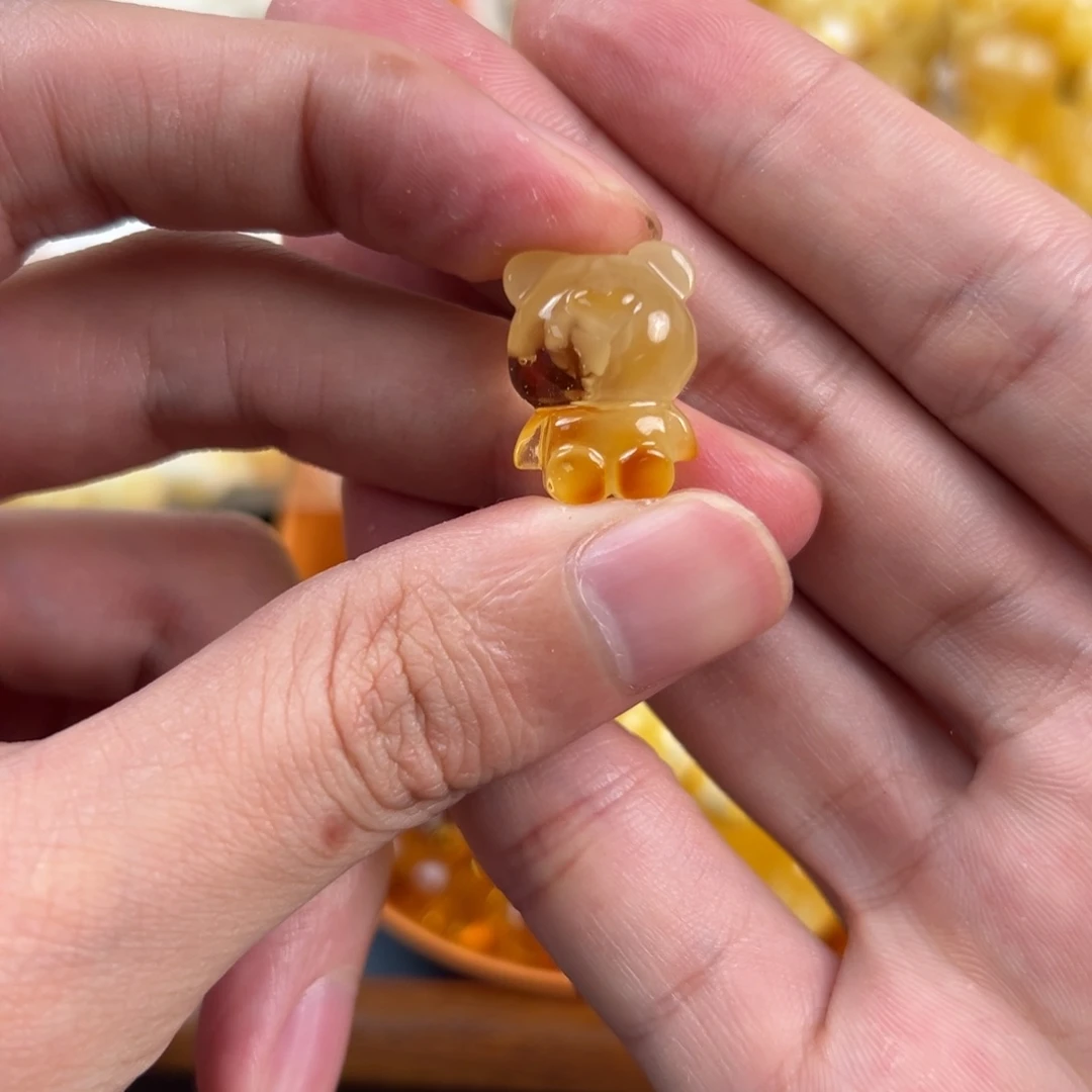琥珀未镶嵌珠宝奇石