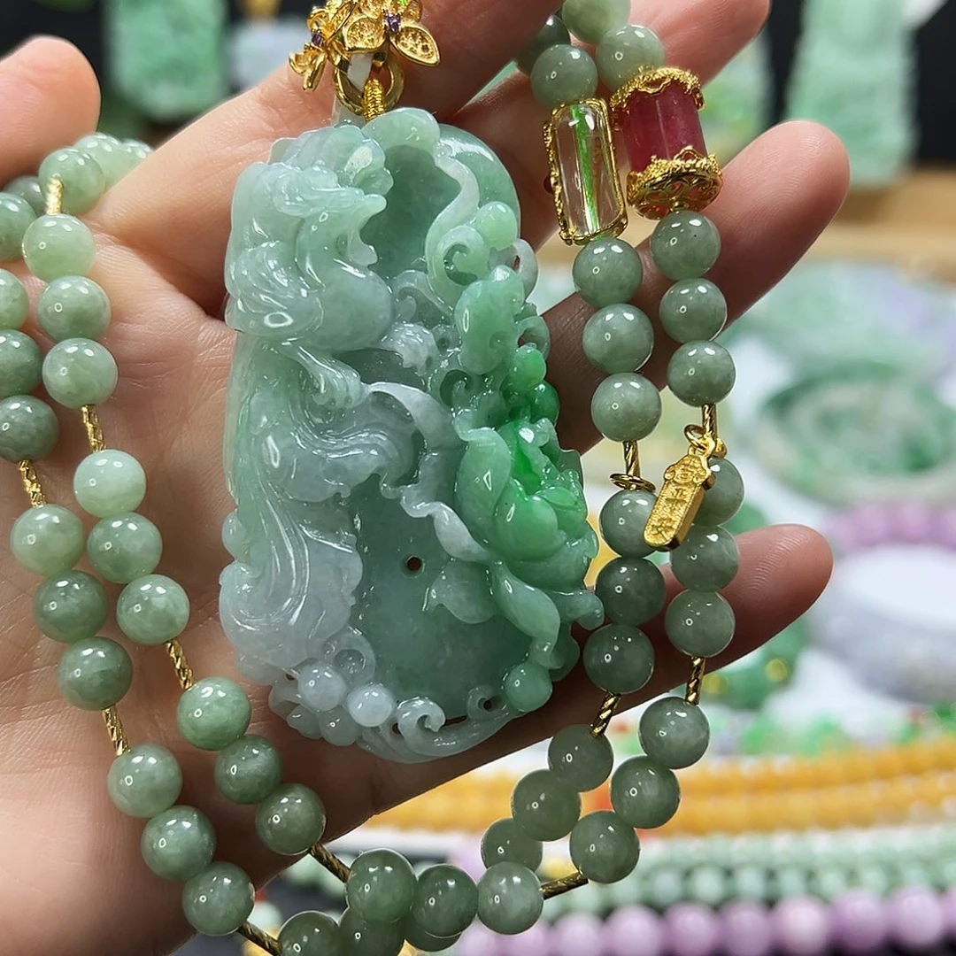 翡翠未镶嵌颈饰吊坠