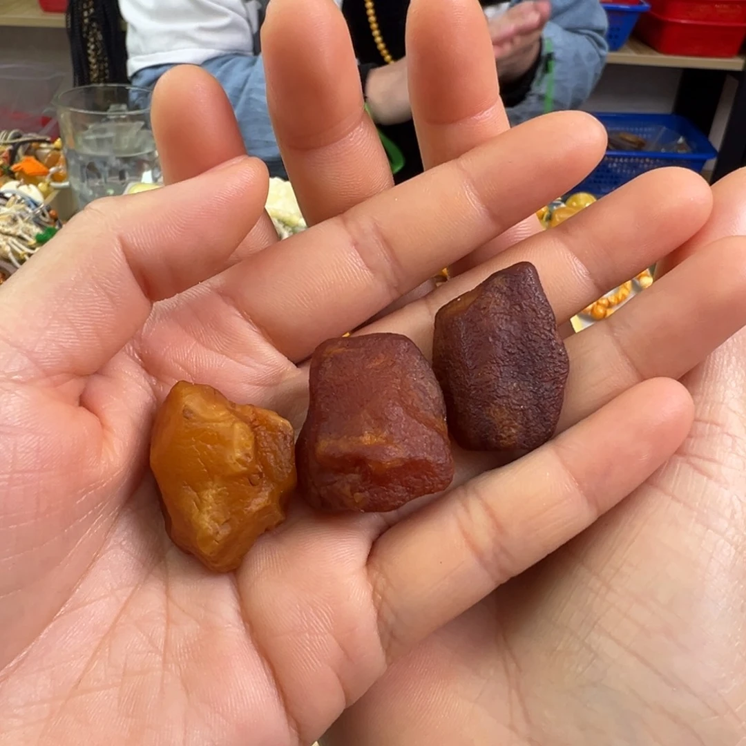 蜜蜡裸石未镶嵌多样性发一个