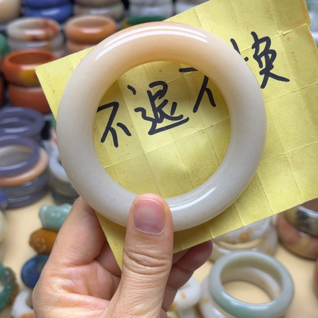 石英质玉手镯未镶嵌