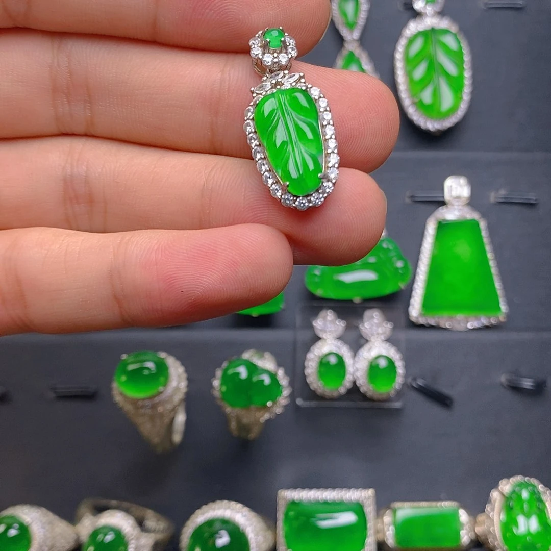 翡翠银S925镶嵌吊坠(赠链)吊坠