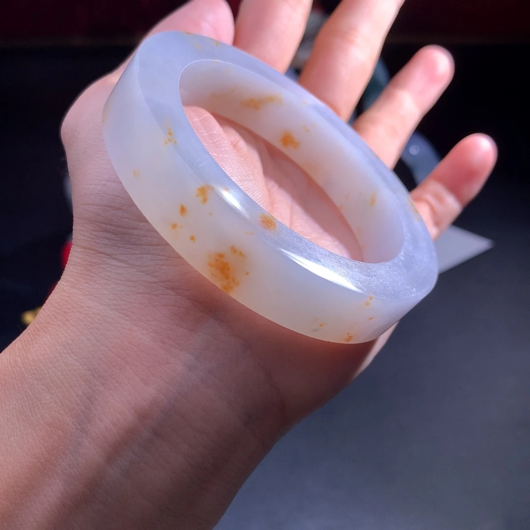 定制翡翠未镶嵌翡翠手镯